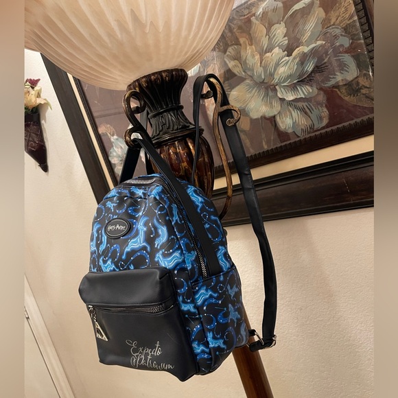 Harry Potter please check all picture of condition - Picture 6 of 17